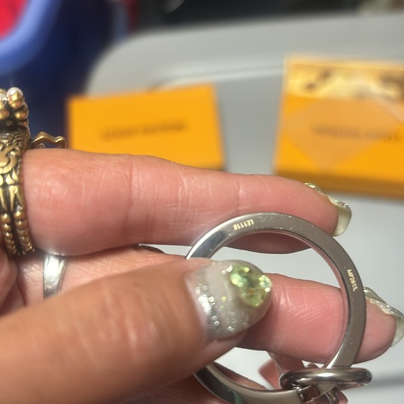 Brand new authentic Louis Vuitton keychain - Picture 3 of 4